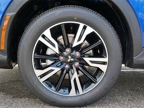 New 2025 Mitsubishi Eclipse Cross SE image 3