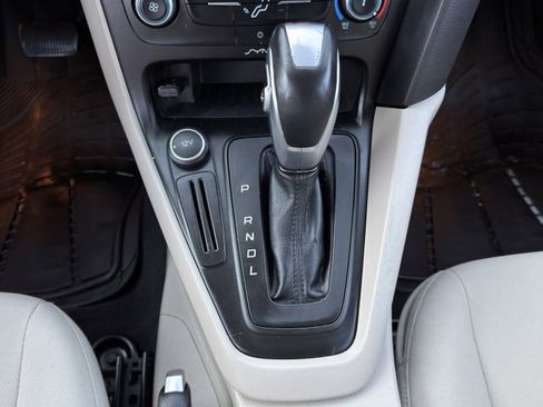Used 2015 Ford Focus SE image 19