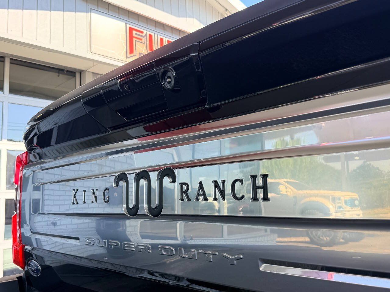 Used 2024 Ford F350 King Ranch w/ FX4 Off-Road Package AWD/4WD image 9