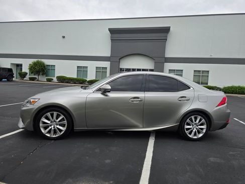 Used 2016 Lexus IS 200t RWD image 9
