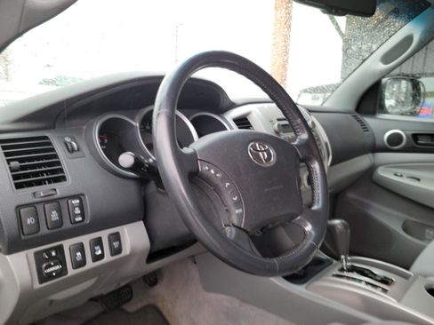 Used 2010 Toyota Tacoma 4x4 Double Cab image 9