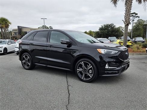Used 2020 Ford Edge ST image 2