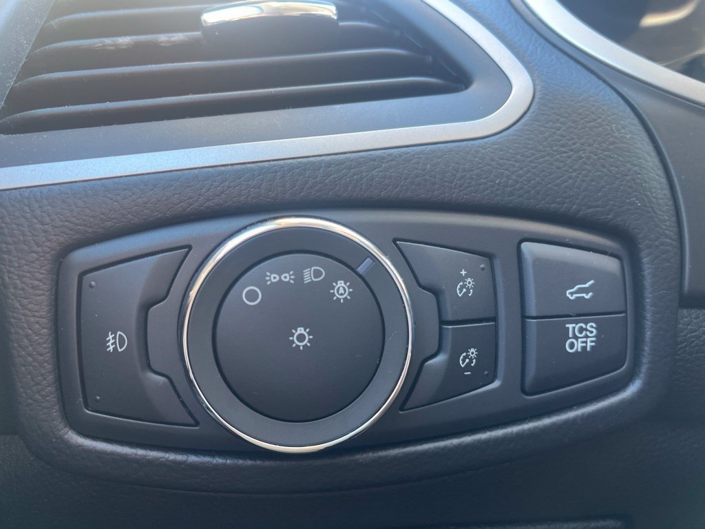 Used 2019 Ford Edge SEL w/ Equipment Group 201A FWD image 24