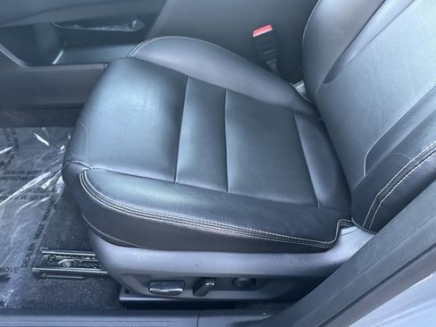 Used 2022 Nissan Rogue SL w/ SL Premium Package image 26