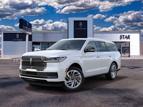 New 2027 Lincoln Navigator Reserve AWD/4WD image 2