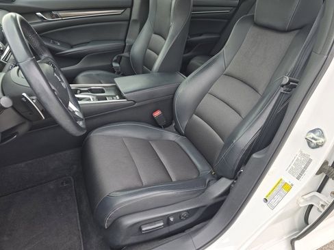 Used 2018 Honda Accord Sport image 24