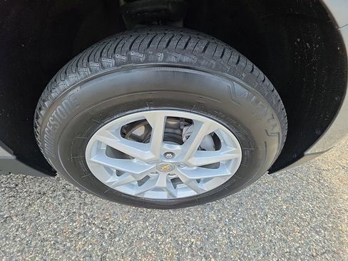Used 2023 Chevrolet Equinox LT AWD/4WD image 35