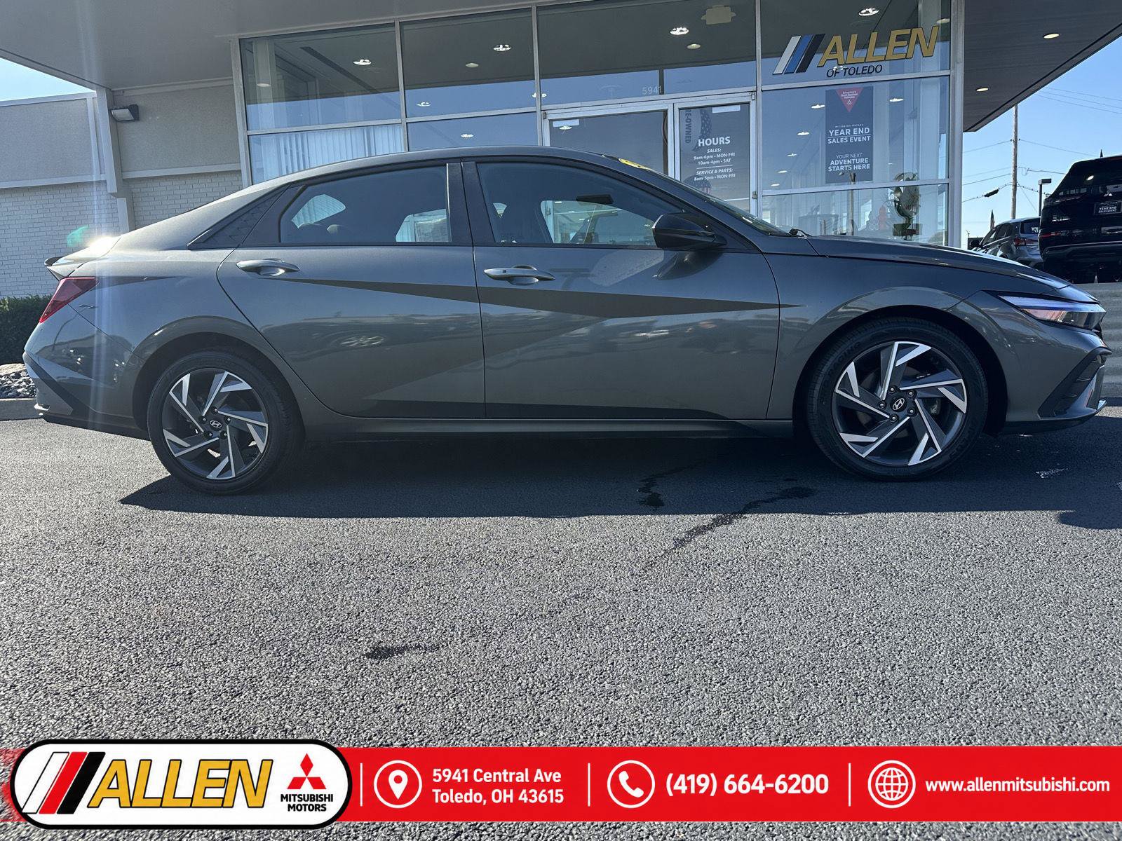 Used 2025 Hyundai Elantra Sport FWD image 1