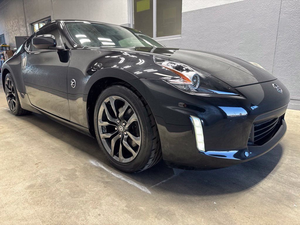 Used 2018 Nissan 370Z Coupe RWD image 6