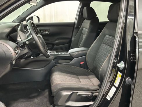 Used 2025 Honda HR-V Sport image 19