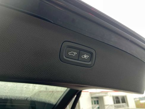 Used 2023 Volvo XC90 B6 Plus w/ Protection Package Premier image 12