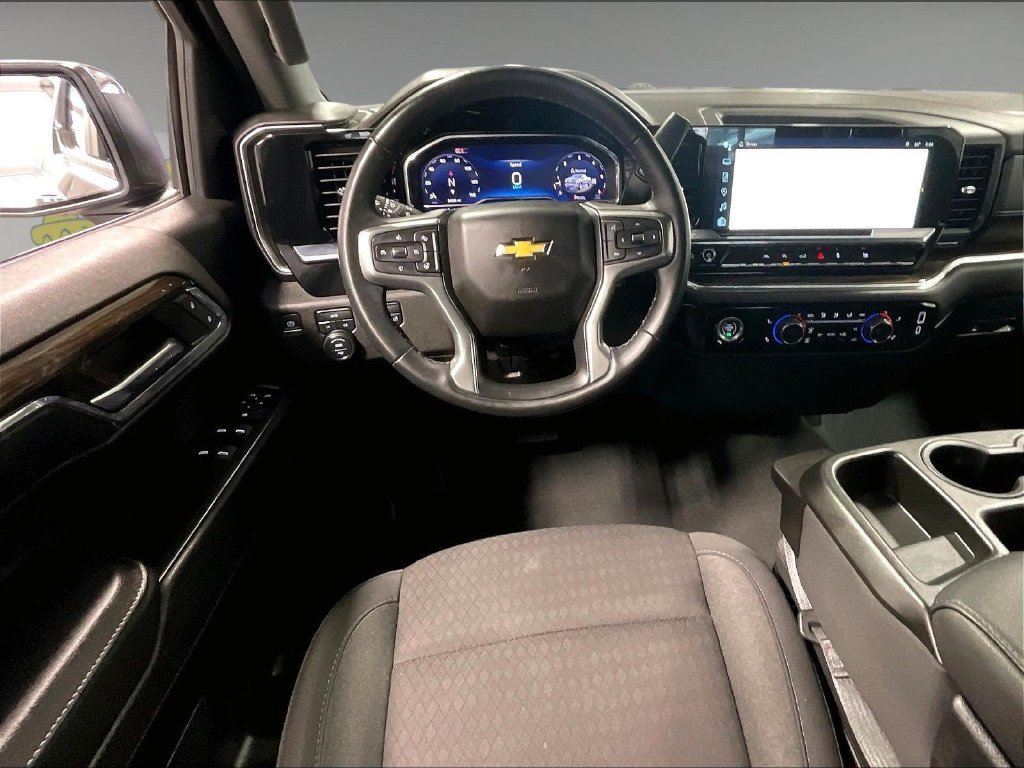 Used 2024 Chevrolet Silverado 1500 LT AWD/4WD image 17