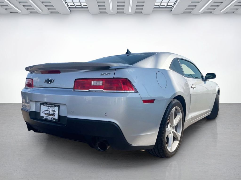 Used 2015 Chevrolet Camaro SS RWD image 4