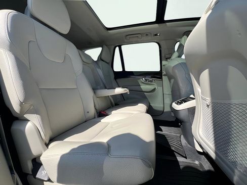 Used 2019 Volvo XC90 T5 Momentum w/ Protection Package Premier image 32