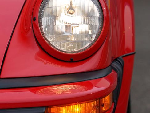 Used 1989 Porsche 911 Carrera RWD image 31
