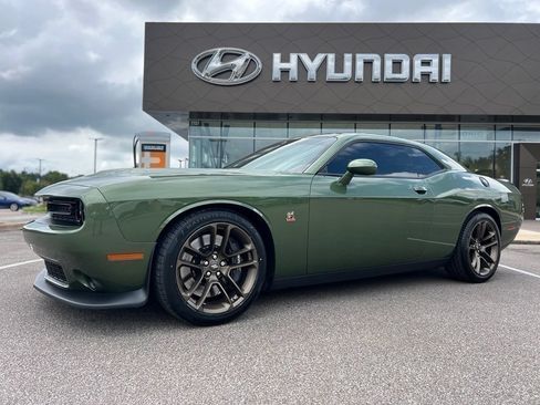 Used 2022 Dodge Challenger R/T Scat Pack w/ Dynamics Package RWD image 14