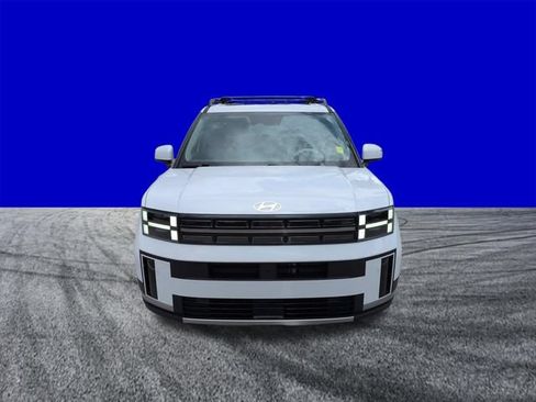 Used 2025 Hyundai Santa Fe Limited FWD image 9