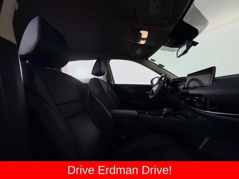 Used 2025 Nissan Rogue SL FWD image 25