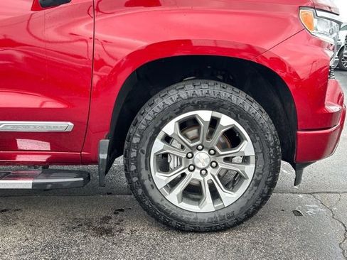 Used 2024 Chevrolet Silverado 1500 High Country w/ Technology Package AWD/4WD image 13