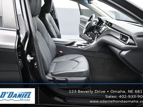 Used 2020 Toyota Camry SE FWD image 38