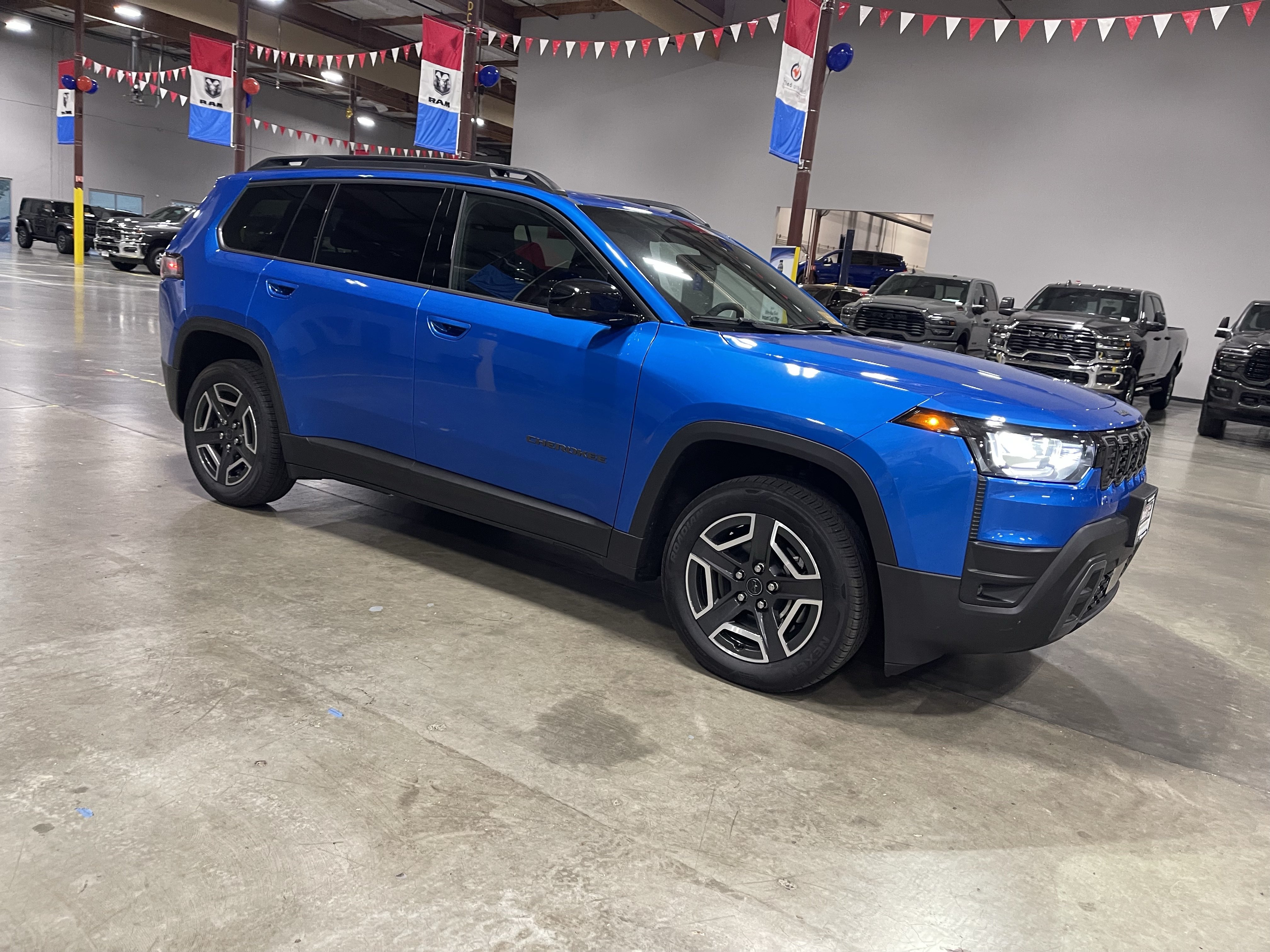 Certified 2026 Jeep Cherokee Laredo AWD/4WD image 7