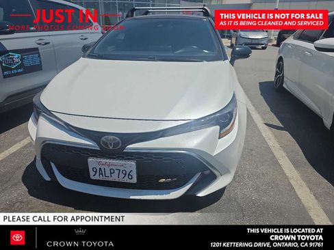 Used 2022 Toyota Corolla XSE FWD image 2