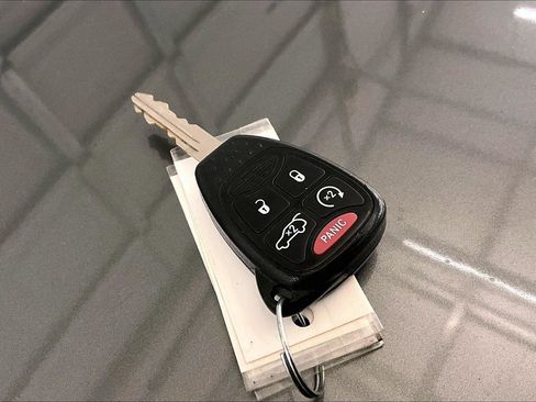 Used 2012 Chrysler 200 S image 9