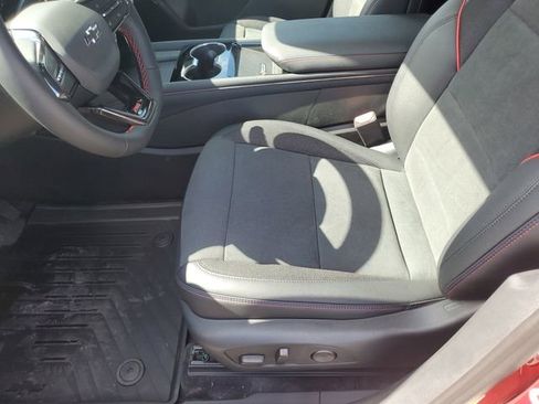 New 2025 Chevrolet Blazer EV RS image 19