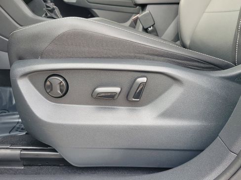 Used 2021 Volkswagen Tiguan SE R-Line image 23