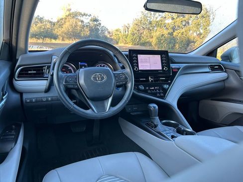 Used 2022 Toyota Camry SE image 12