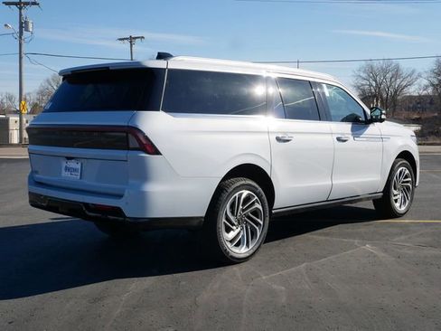 New 2026 Lincoln Navigator L Reserve AWD/4WD image 7