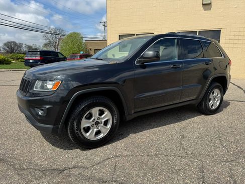 Used 2014 Jeep Grand Cherokee Laredo w/ Quick Order Package 23E AWD/4WD image 4
