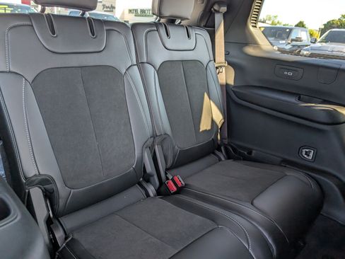 New 2026 Jeep Grand Cherokee L 4WD image 11