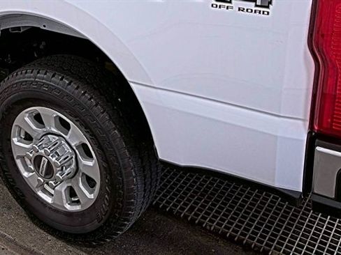 Used 2024 Ford F350 XLT w/ FX4 Off-Road Package AWD/4WD image 15