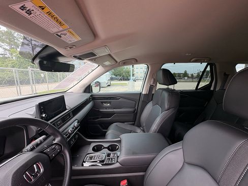 Certified 2025 Honda Pilot EX-L image 18