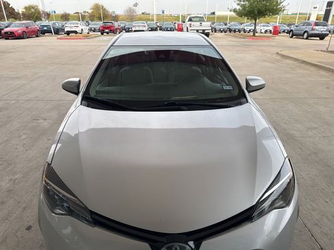 Used 2018 Toyota Corolla LE image 21