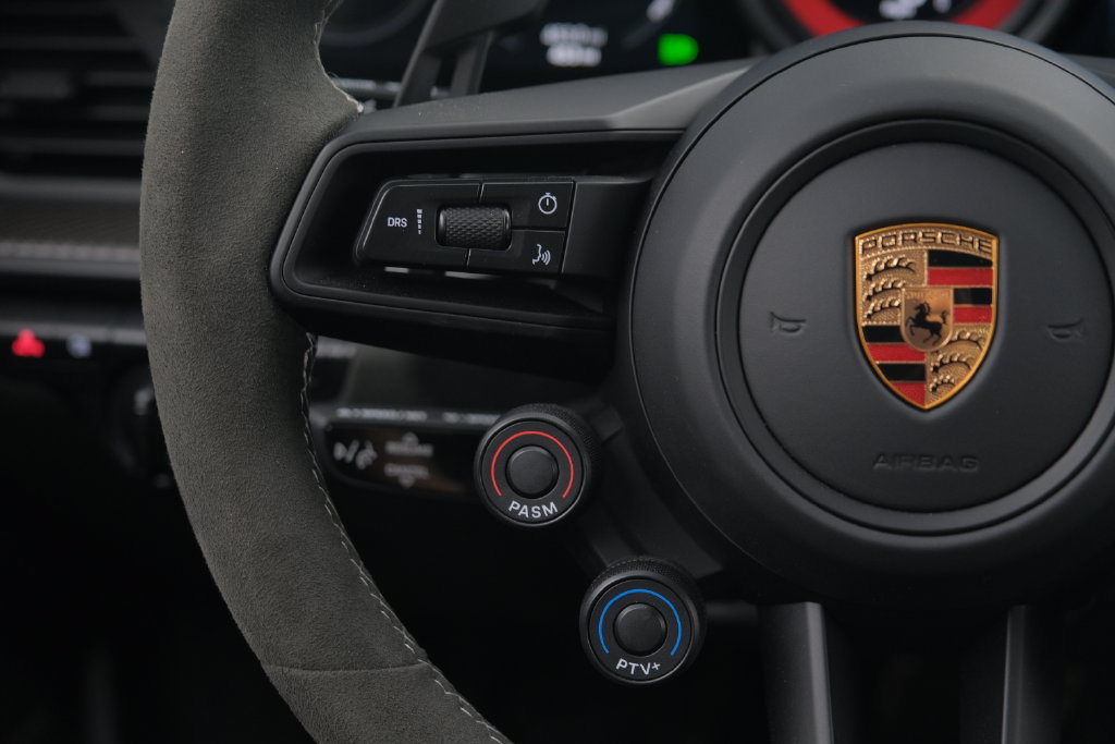 Used 2025 Porsche 911 GT3 RS RWD image 36