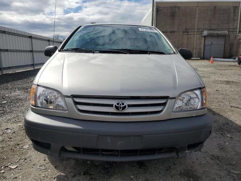 Used 2002 Toyota Sienna LE image 2