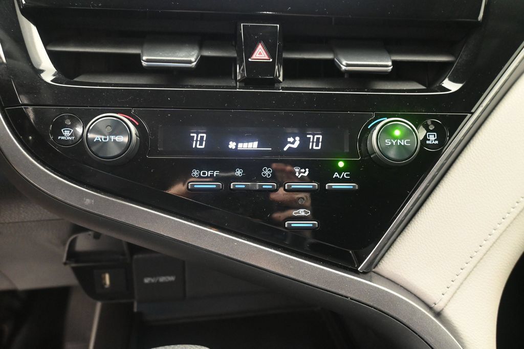 Used 2024 Toyota Camry LE FWD image 23