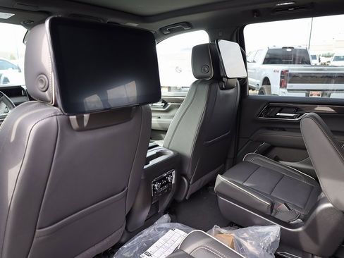 New 2026 GMC Yukon XL Elevation image 18