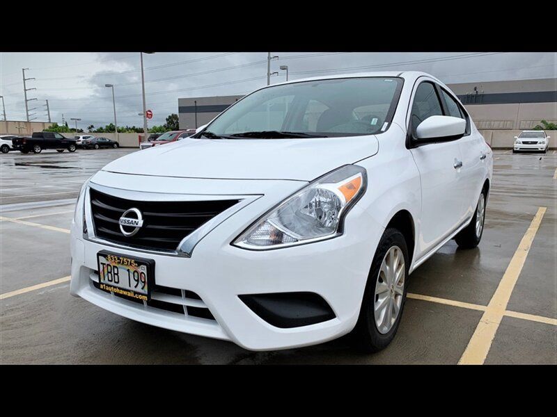 Used 2017 Nissan Versa SV FWD image 1
