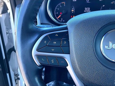 Used 2018 Jeep Grand Cherokee Limited image 11