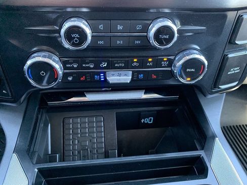 Used 2023 Ford F350 Lariat w/ Tremor Off-Road Package AWD/4WD image 29