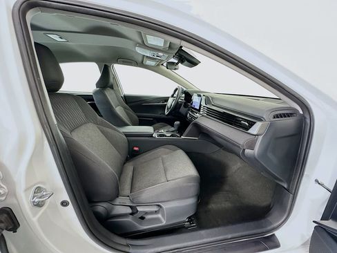 Used 2025 Toyota Camry LE image 27