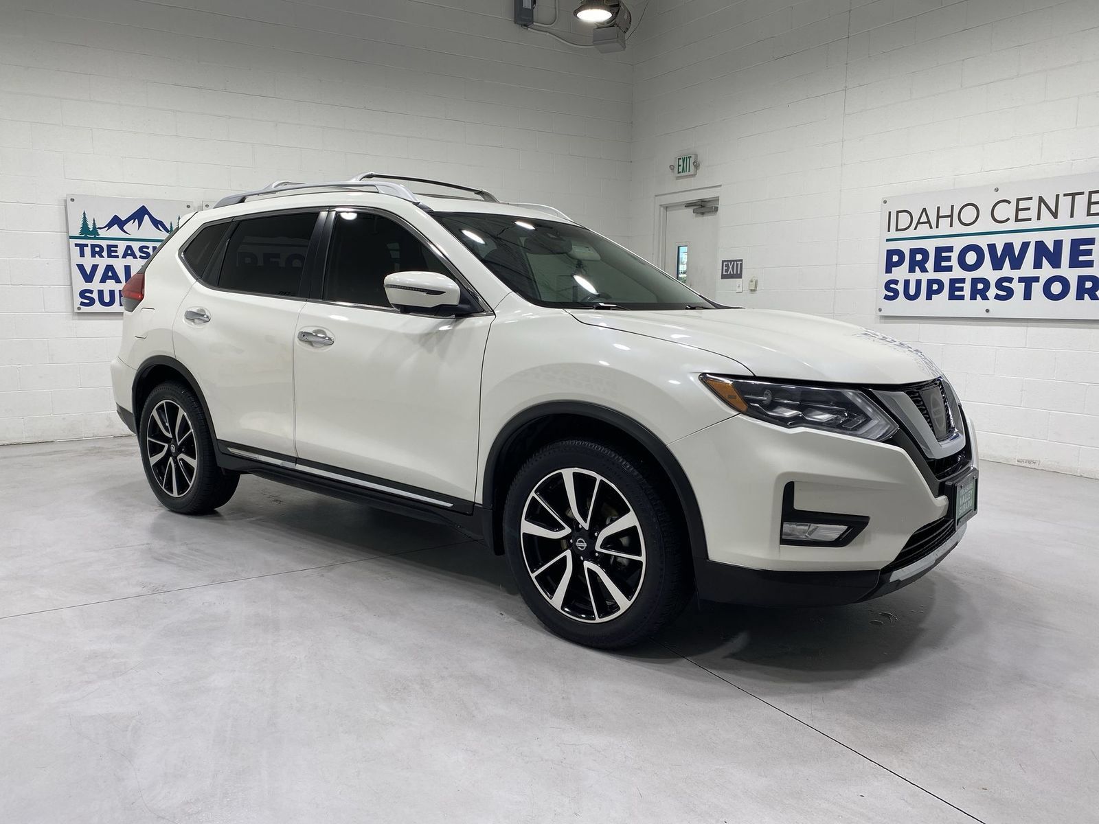 Used 2017 Nissan Rogue SL w/ SL Premium Package AWD/4WD image 2