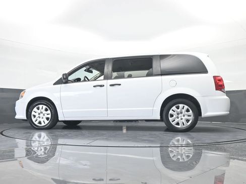Used 2020 Dodge Grand Caravan SE image 47