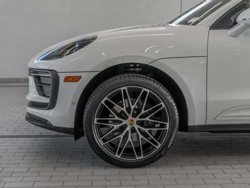 Used 2023 Porsche Macan AWD/4WD image 4