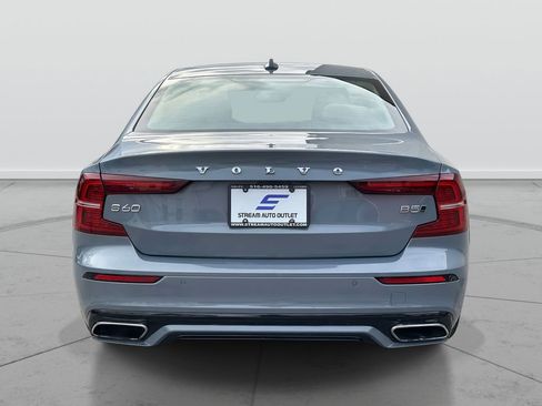 Used 2022 Volvo S60 B5 Inscription image 6