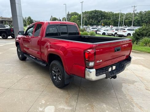 Used 2023 Toyota Tacoma SR5 AWD/4WD image 5
