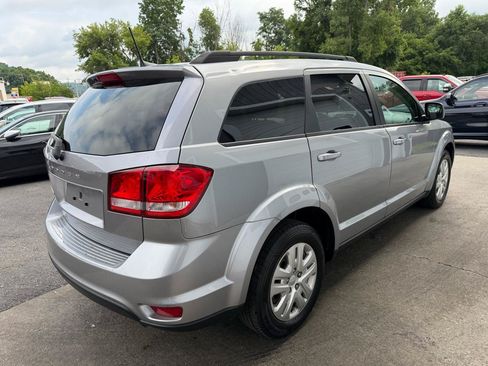 Used 2019 Dodge Journey SE w/ Premium Group FWD image 4
